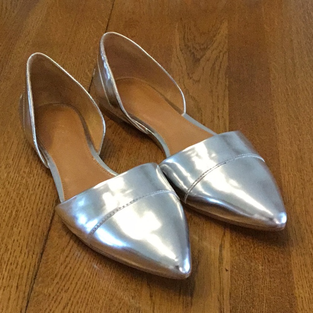 Woman’s J. Crew silver slip on flat. Size 7. Leather lined. Barely worn! Cute!